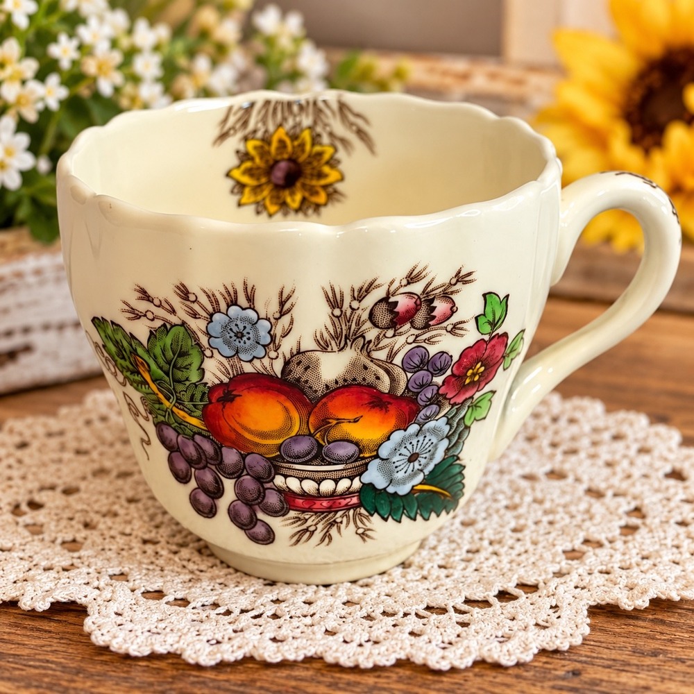 Spode Reynolds S2188J Tea Cup Vintage England Fruit Floral Scalloped Cream